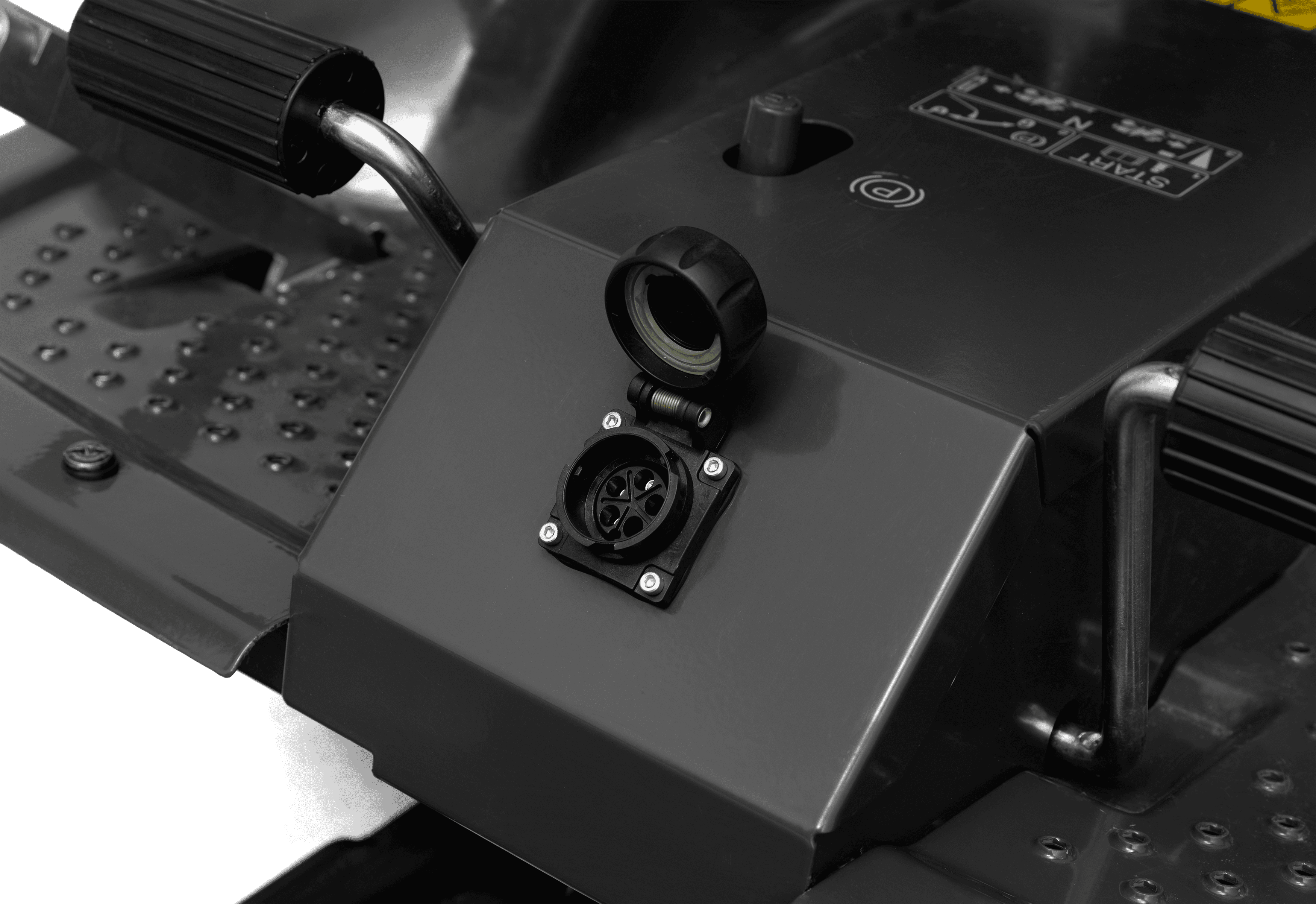 Power outlet kit - Front image 0